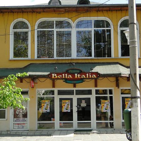 Hostel Bella Italia 브러일라 외부 사진